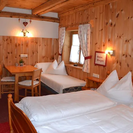 Holdhof Farm stay *